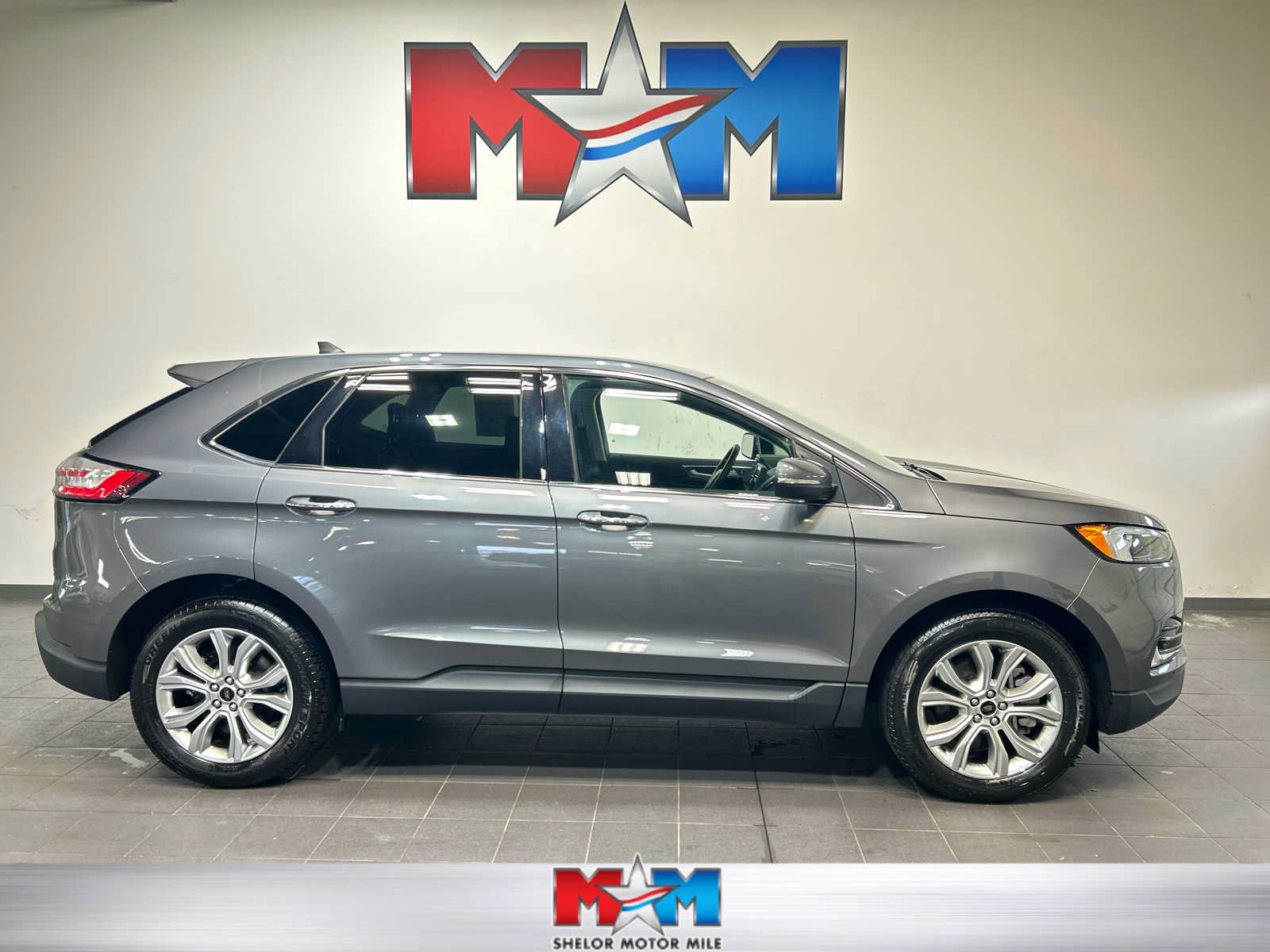 Used 2024 Ford Edge Titanium AWD/4WD image 1