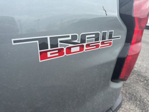 Used 2023 Chevrolet Colorado Trail Boss w/ Technology Package image 9