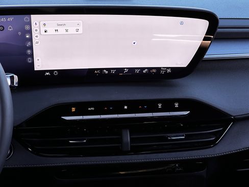 Used 2025 Buick Enclave Sport Touring image 25