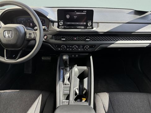 Certified 2025 Honda Accord SE image 32