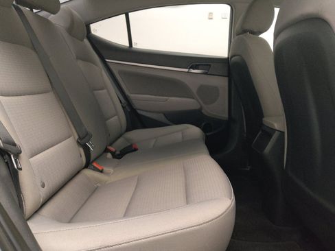 Used 2017 Hyundai Elantra SE FWD image 19