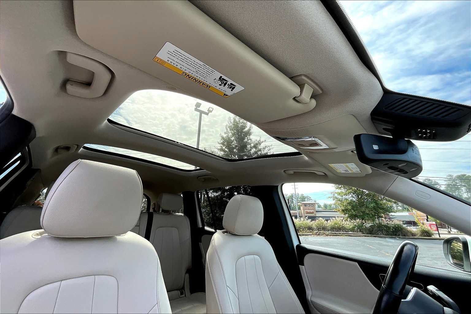 Used 2021 Mercedes-Benz GLB 250 4MATIC image 14