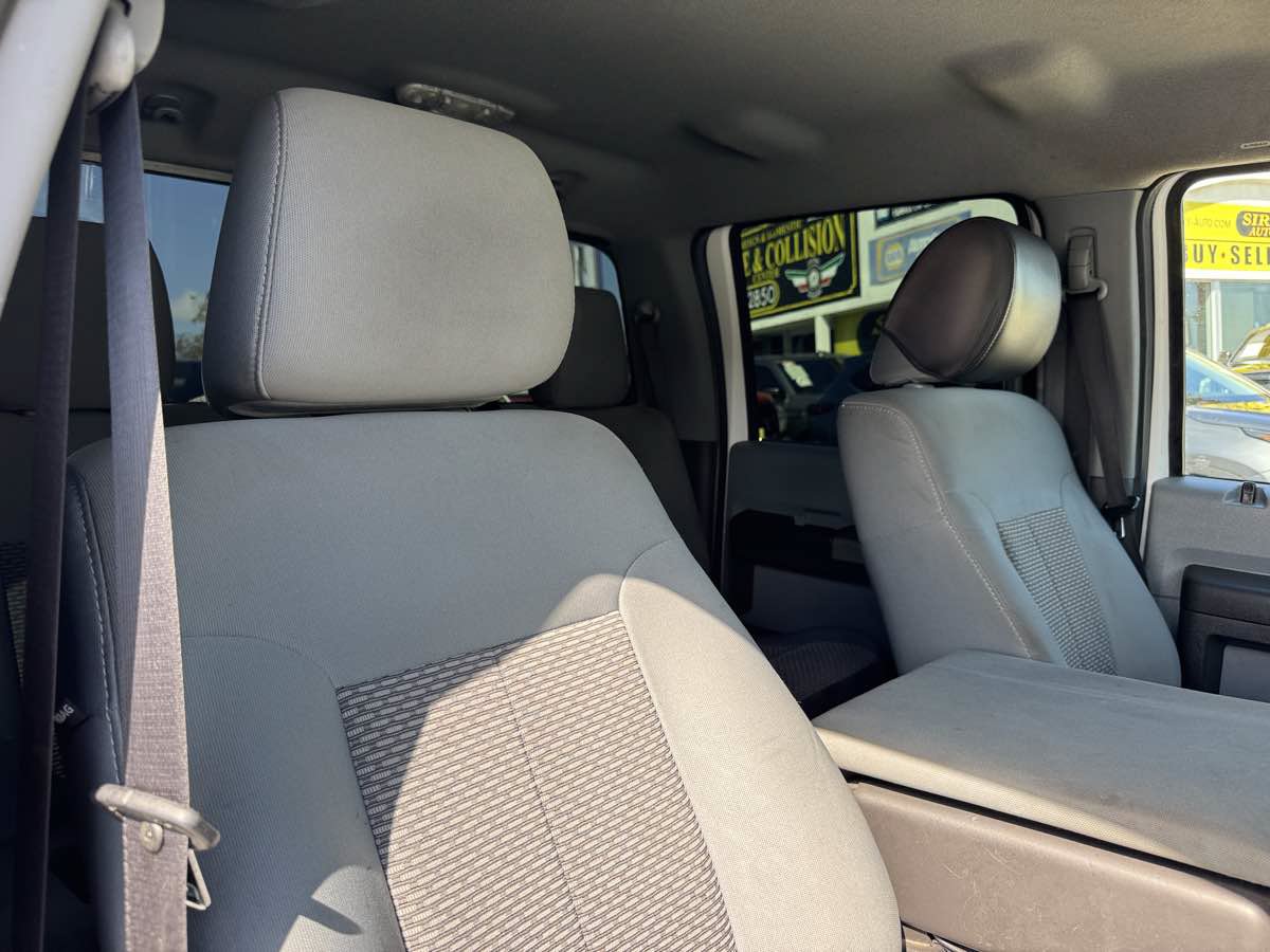 Used 2011 Ford F350 XLT w/ XLT Premium Pkg AWD/4WD image 9
