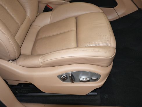 Used 2021 Porsche Macan S image 47