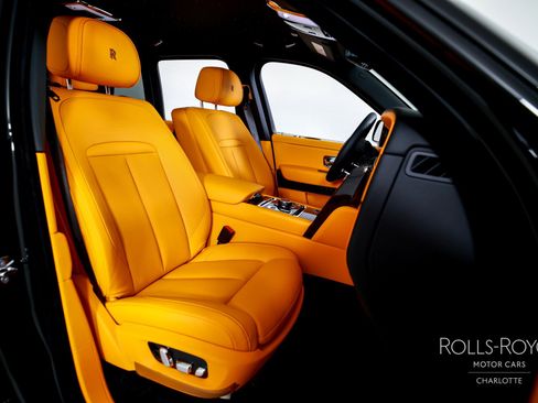 New 2026 Rolls-Royce Cullinan Black Badge image 35