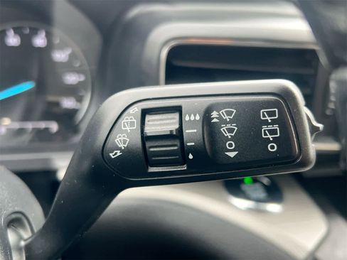 Used 2020 Ford Explorer XLT w/ Equipment Group 202A image 25