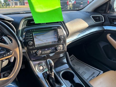 Used 2016 Nissan Maxima SR image 12