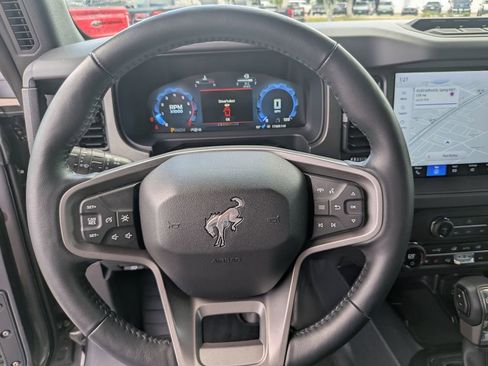 Used 2025 Ford Bronco Badlands image 29