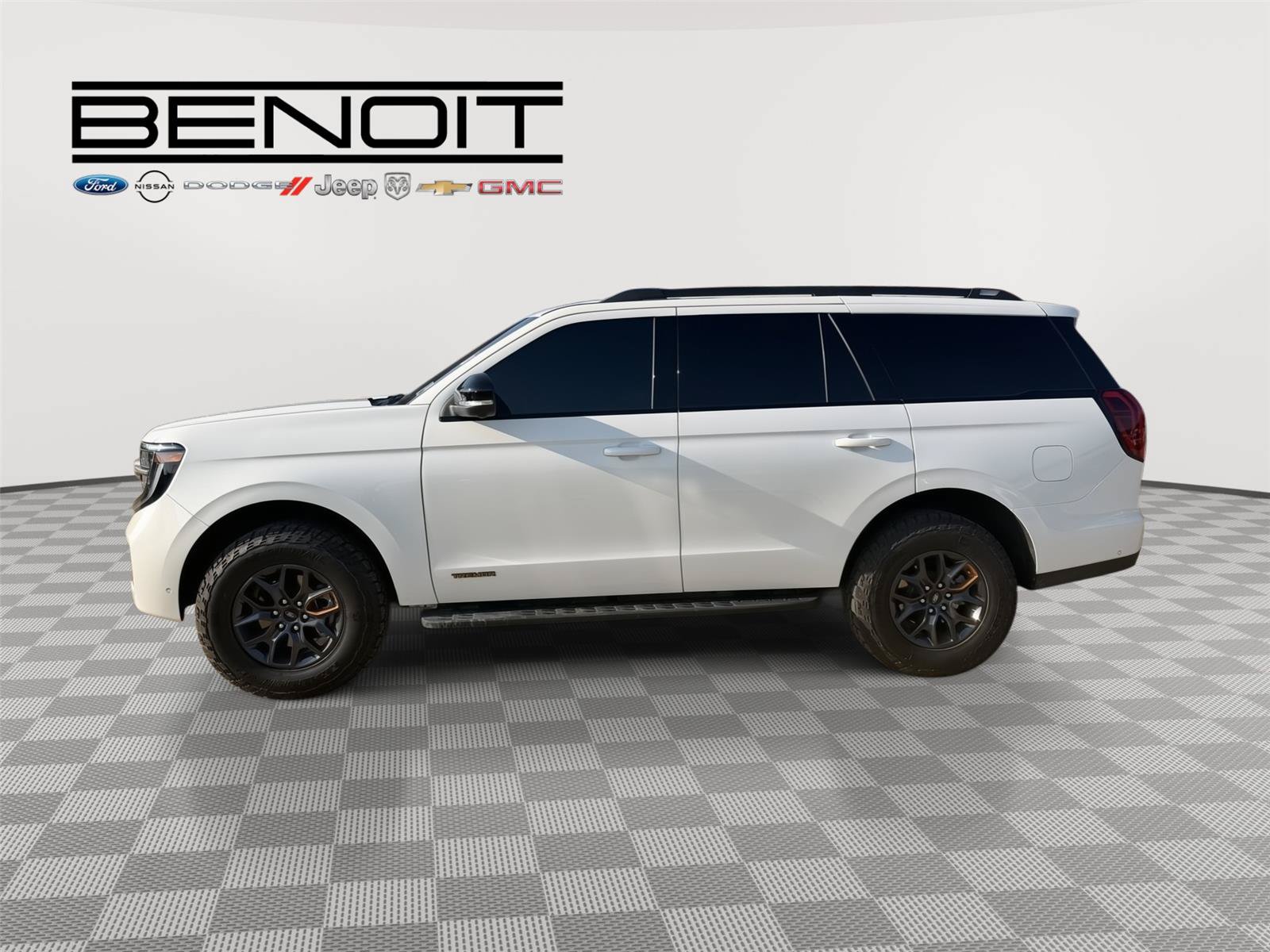 Used 2025 Ford Expedition Tremor AWD/4WD image 2