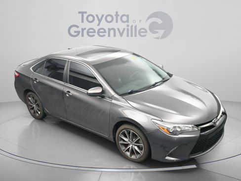 Used 2015 Toyota Camry XSE w/ Moonroof Package image 18
