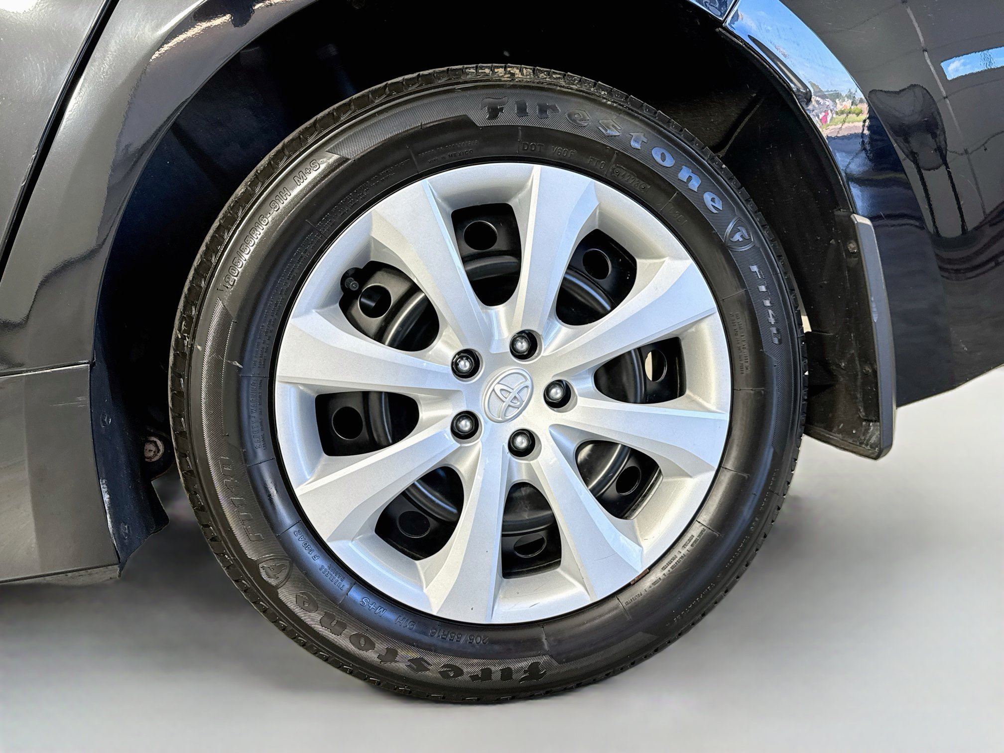 Certified 2024 Toyota Corolla LE FWD image 30