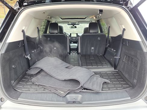 Used 2022 Nissan Pathfinder SL w/ SL Premium Package image 13