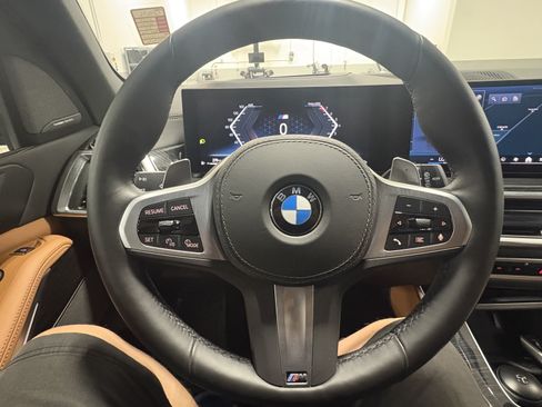 Certified 2025 BMW X5 xDrive40i w/ M Sport Package AWD/4WD image 19