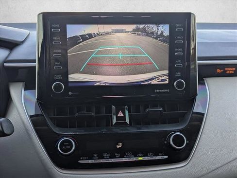 Used 2021 Toyota Corolla LE image 10