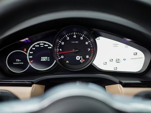 Used 2022 Porsche Cayenne image 24