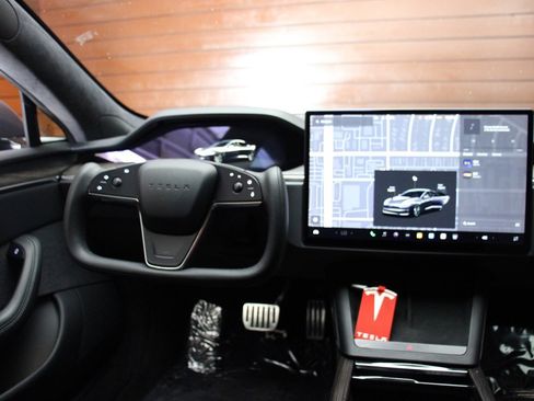 Used 2023 Tesla Model S AWD image 39