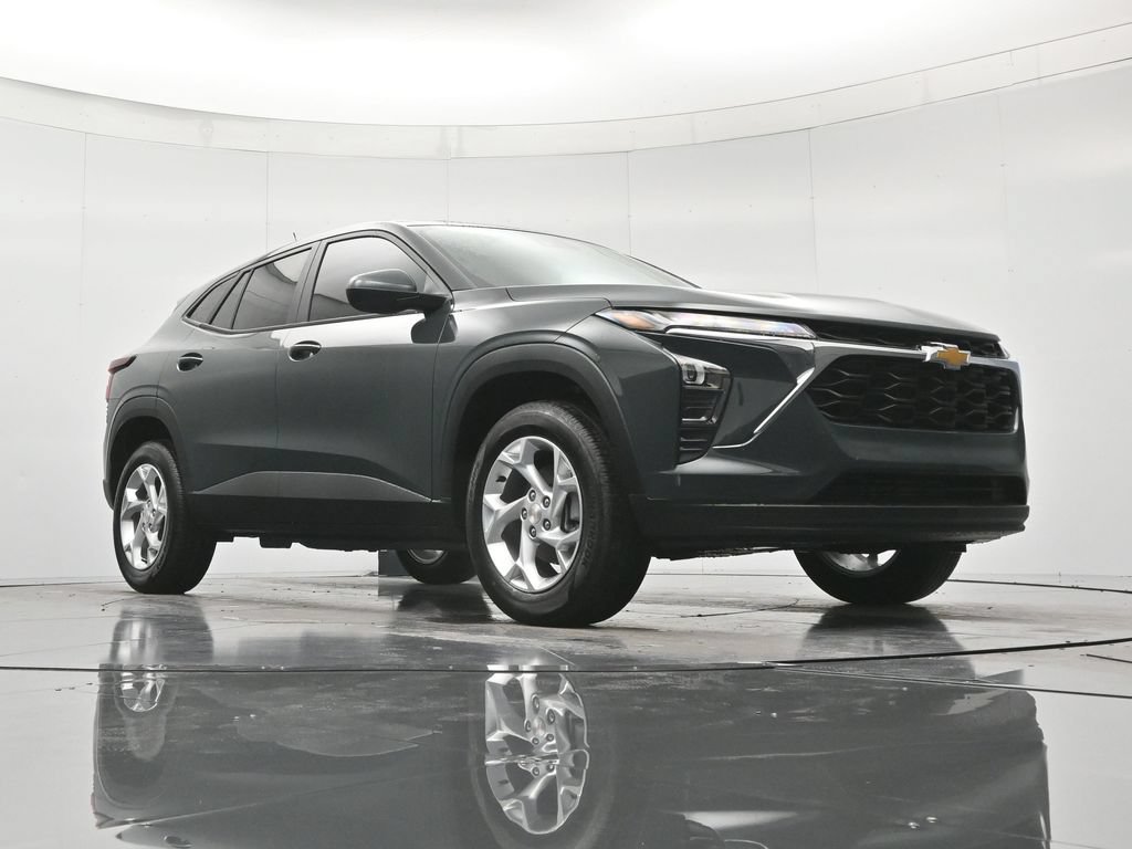 New 2026 Chevrolet Trax LS w/ LS Convenience Package FWD image 37