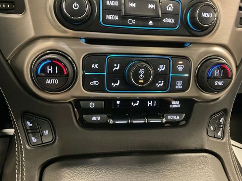 Used 2020 GMC Yukon Denali image 18