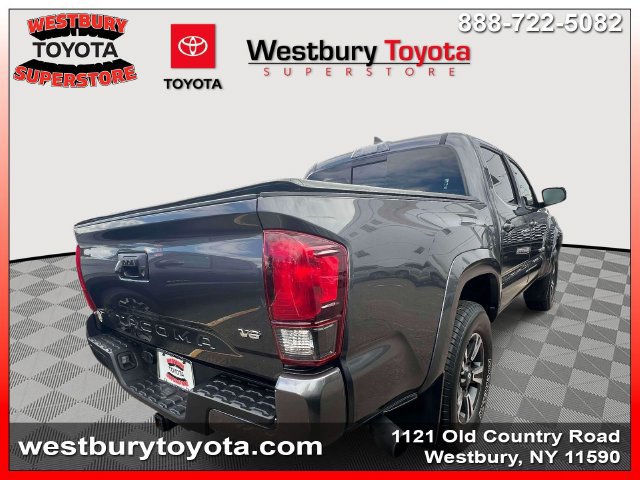 Used 2018 Toyota Tacoma TRD Sport AWD/4WD image 7