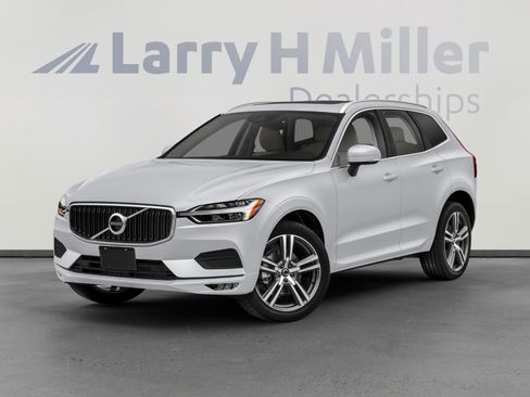 Used 2021 Volvo XC60 T5 Momentum w/ Premium Package FWD image 1