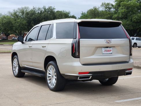 Used 2024 Cadillac Escalade Luxury w/ LPO, Floor Liner Package RWD image 4