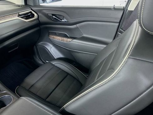 Used 2023 GMC Acadia Denali w/ Denali Ultimate Package image 25