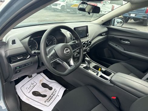 Used 2025 Nissan Sentra SV FWD image 11