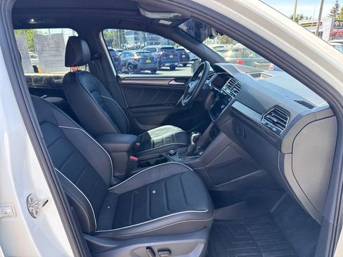 Used 2023 Volkswagen Tiguan SEL R-Line AWD/4WD image 9
