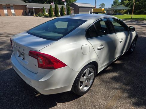 Used 2012 Volvo S60 T5 w/ Climate Pkg FWD image 12
