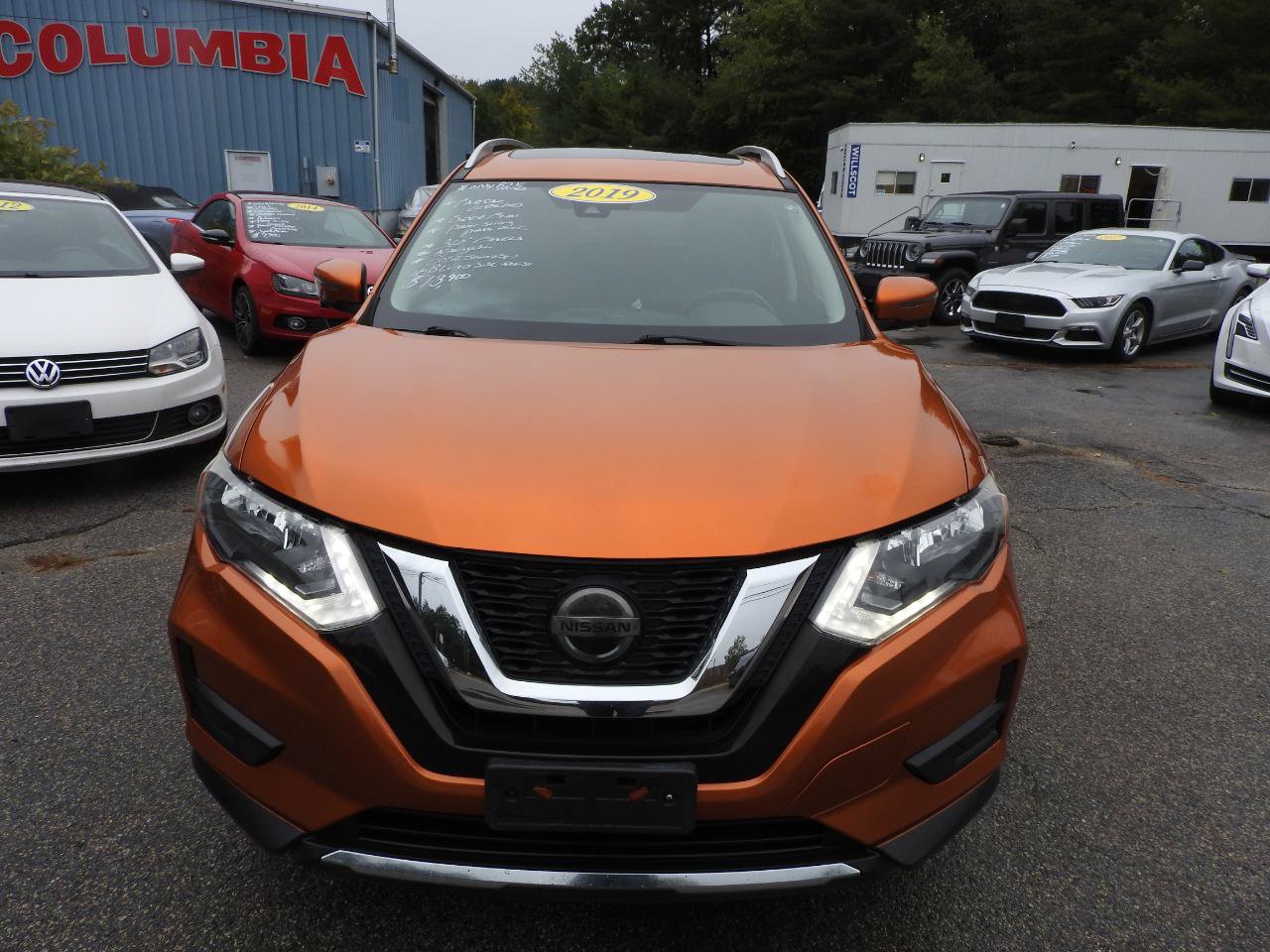 Used 2019 Nissan Rogue SV w/ Sun & Sound Touring Package AWD/4WD image 5
