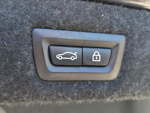 Used 2018 BMW 530i xDrive AWD/4WD image 14