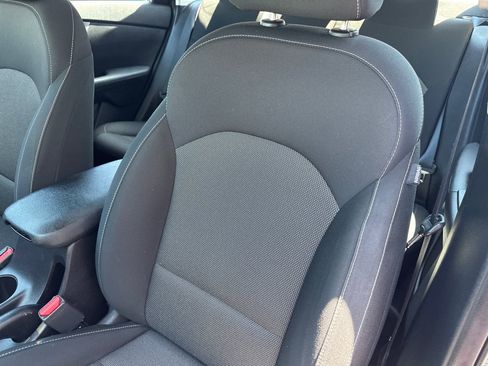 Used 2022 Kia Forte LXS w/ LXS Technology Package FWD image 17