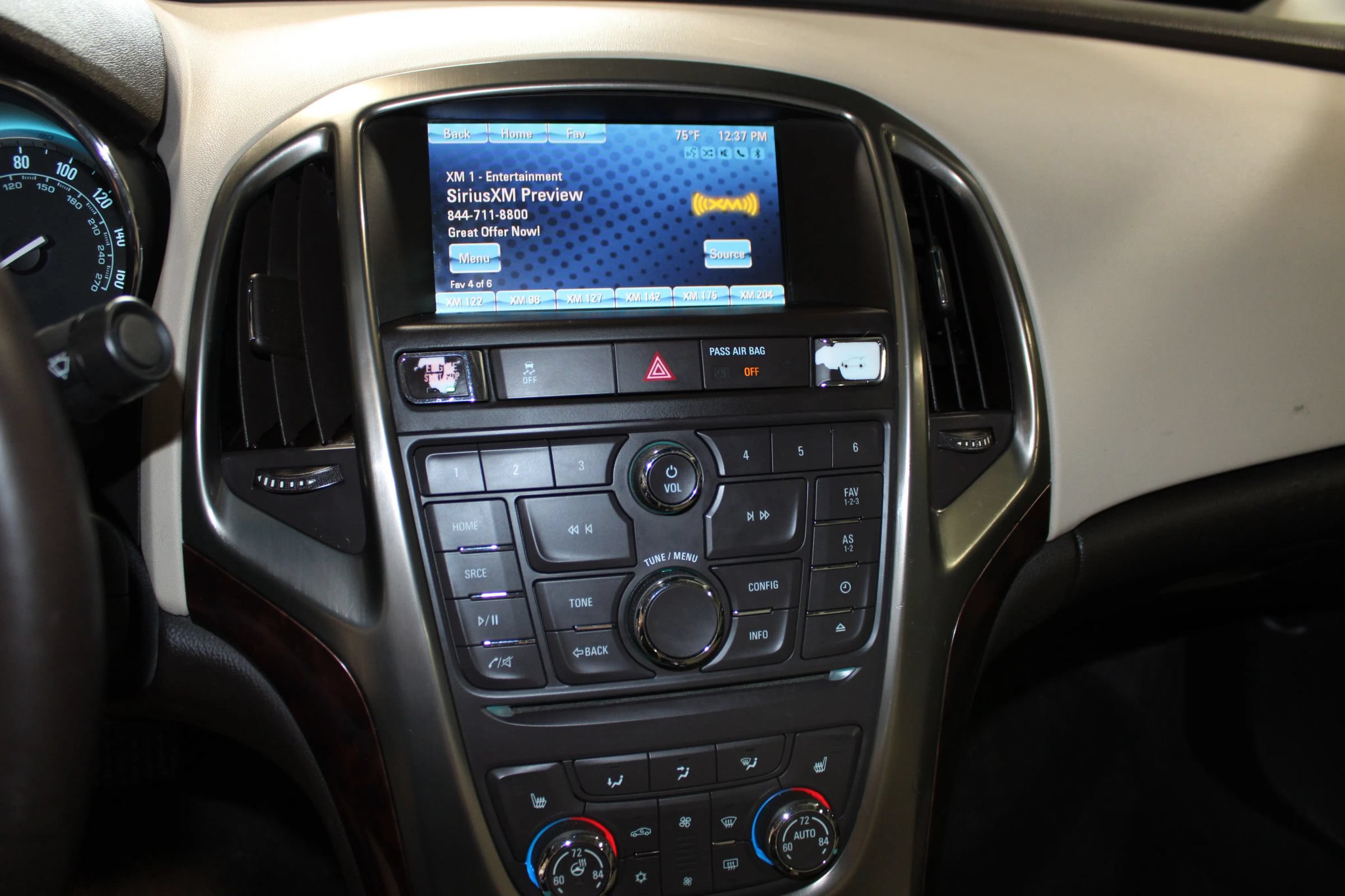 Used 2012 Buick Verano Leather FWD image 14