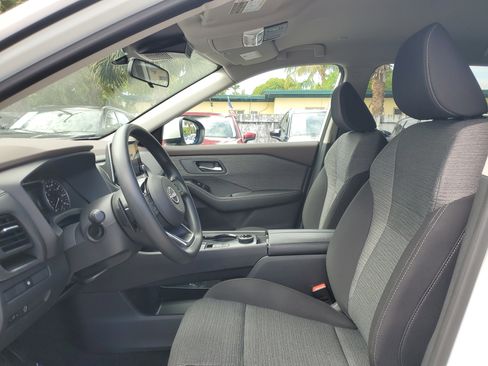 Certified 2023 Nissan Rogue SV image 9