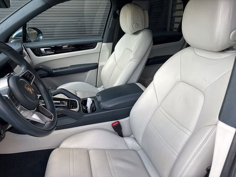Certified 2019 Porsche Cayenne image 5