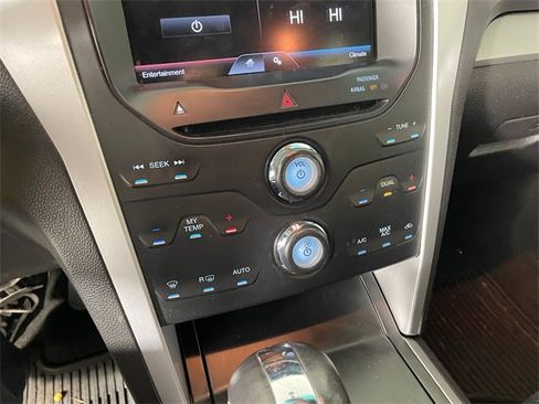 Used 2012 Ford Explorer XLT image 8