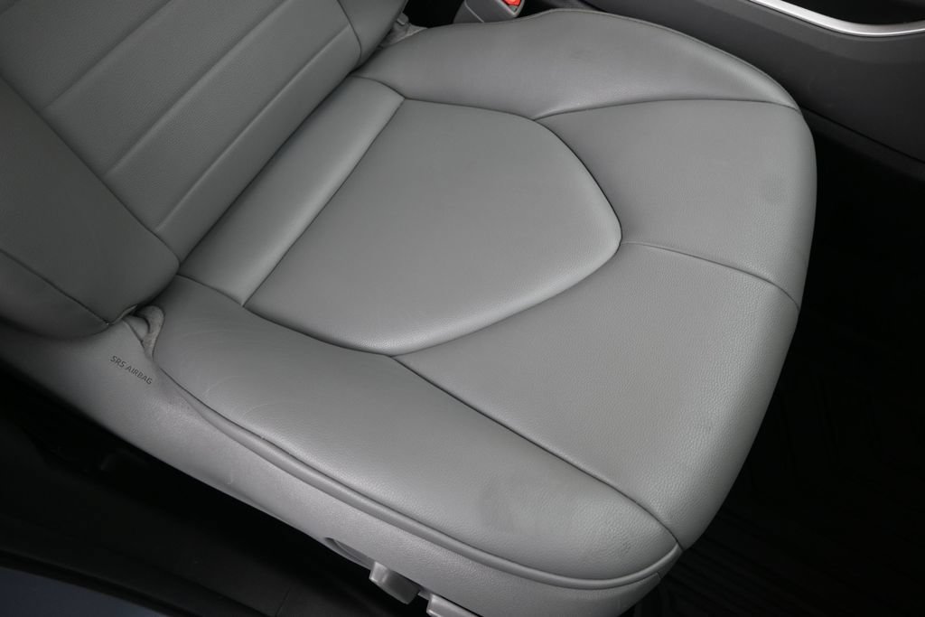 Used 2022 Toyota Highlander XLE FWD image 20