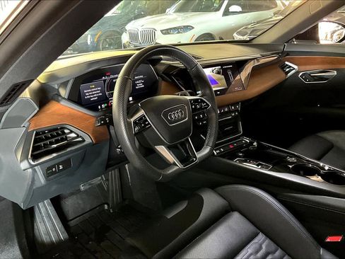 Used 2023 Audi e-tron GT Premium Plus image 17