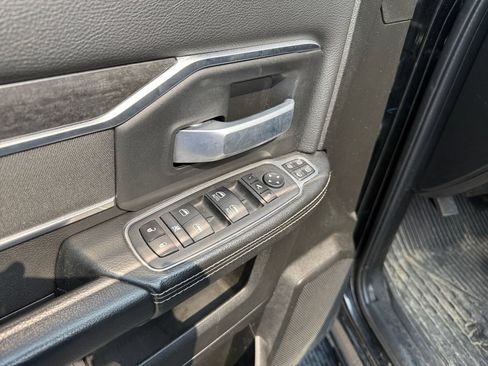 Used 2024 RAM 2500 Big Horn w/ Night Edition AWD/4WD image 14