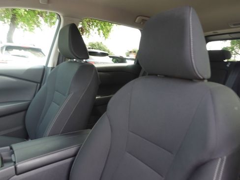 Used 2024 Nissan Rogue S image 23