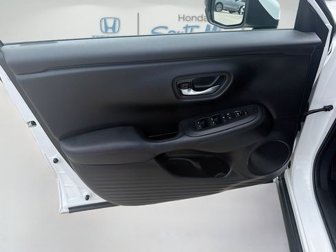 Certified 2023 Honda HR-V LX image 19