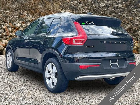 Used 2021 Volvo XC40 T4 Momentum FWD image 11