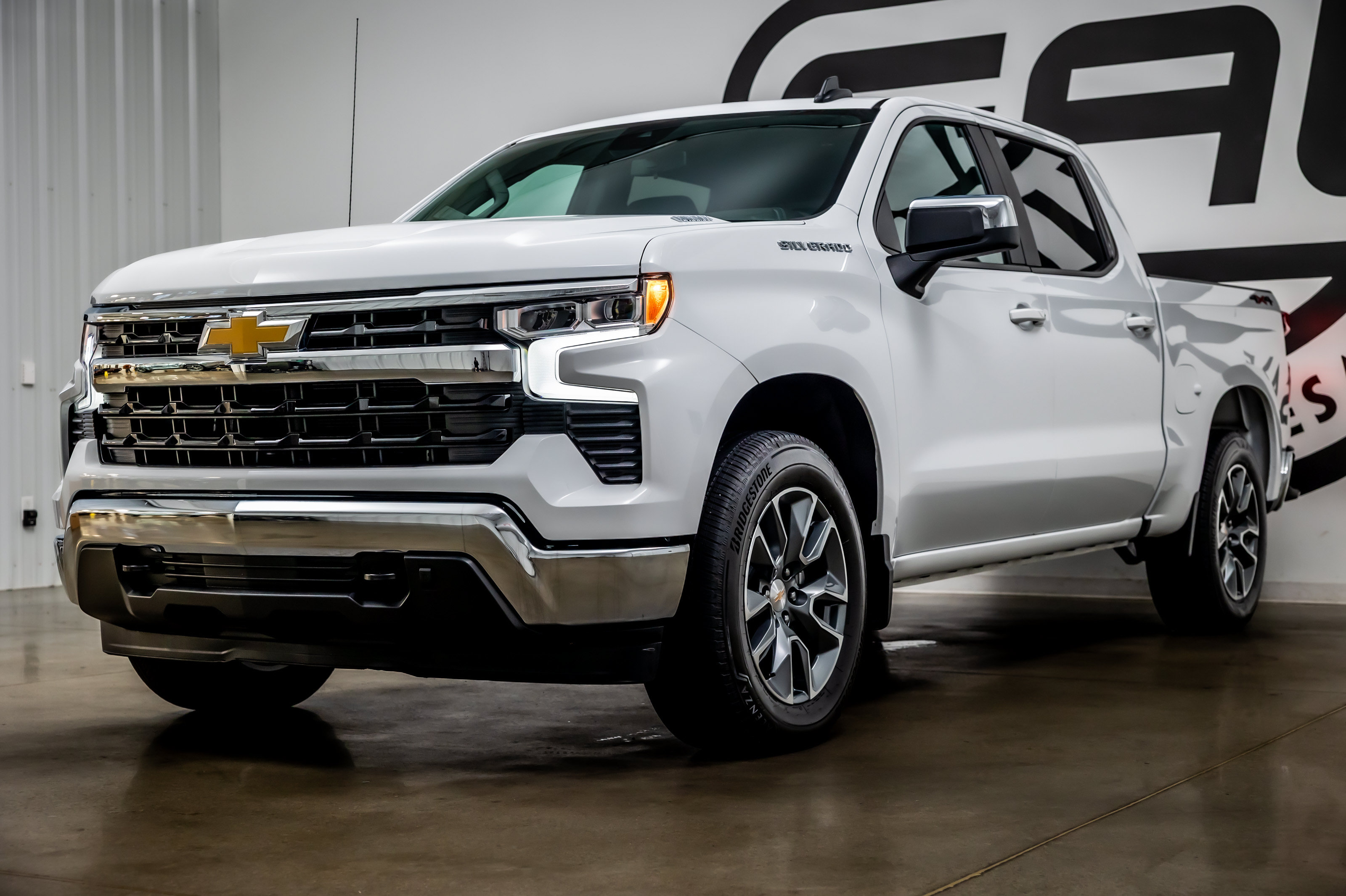 Used 2025 Chevrolet Silverado 1500 LT AWD/4WD image 31