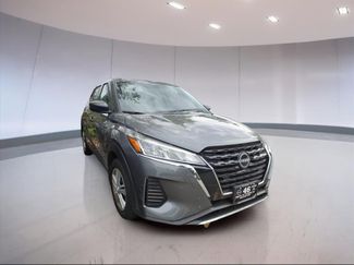 Used 2025 Nissan Kicks Play S image 1
