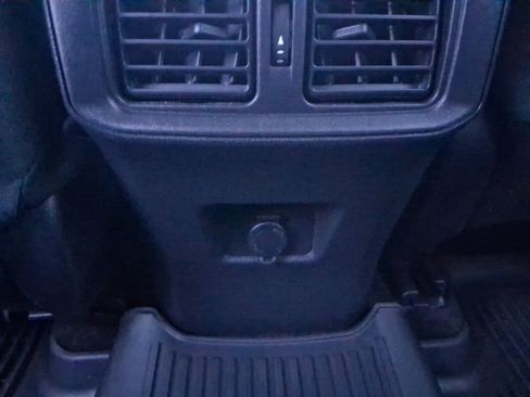 Used 2022 Toyota RAV4 LE image 16