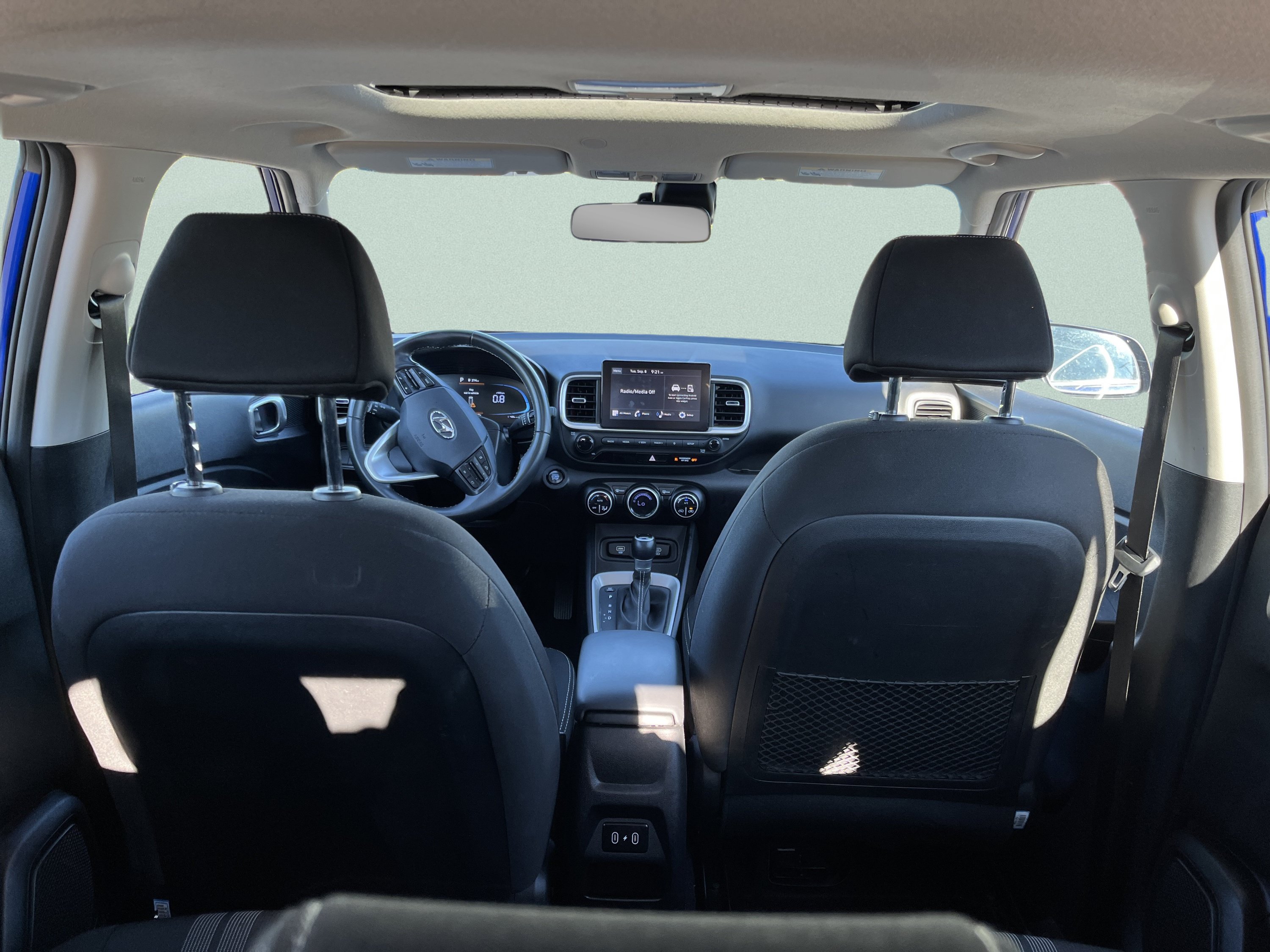 Used 2025 Hyundai Venue SEL FWD image 11