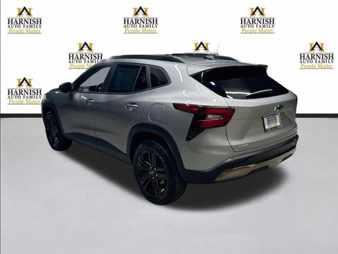 New 2026 Chevrolet Trax ACTIV w/ Sunroof Package FWD image 9