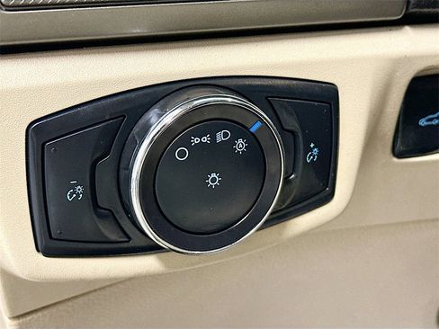 Used 2014 Ford Fusion SE image 11