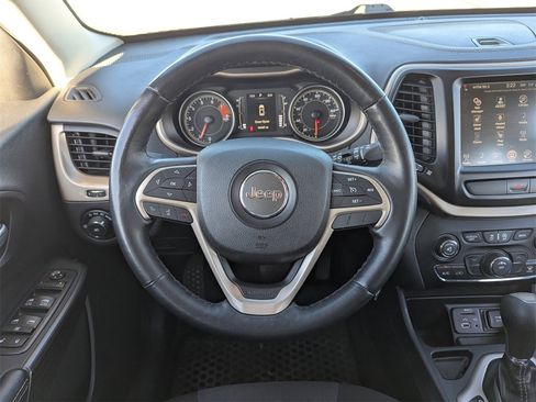 Used 2016 Jeep Cherokee Latitude w/ Cold Weather Group image 21