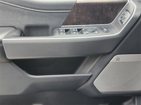 Used 2023 Ford F250 Lariat w/ Black Appearance Package image 18